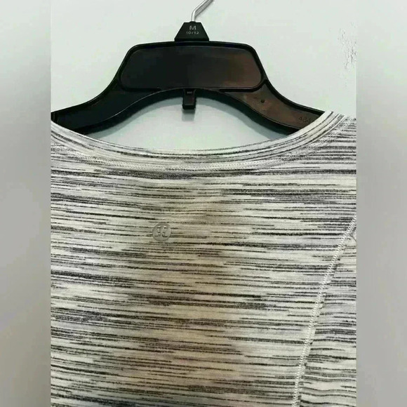 Lululemon Make Miles Count Short Sleeve Womens Shirt Size 10 Pit-18'' - Picture 4 of 4